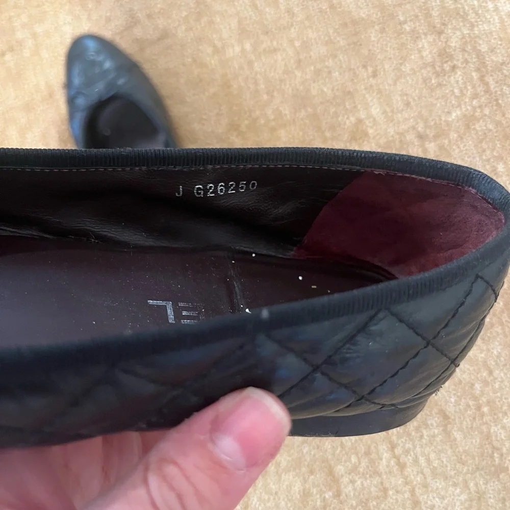 CHANEL Black Quilted Flats - Picture 6 of 10